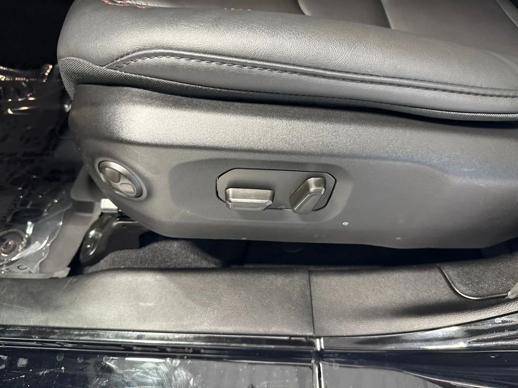 Used 2025 Black Jeep Rubicon image 20