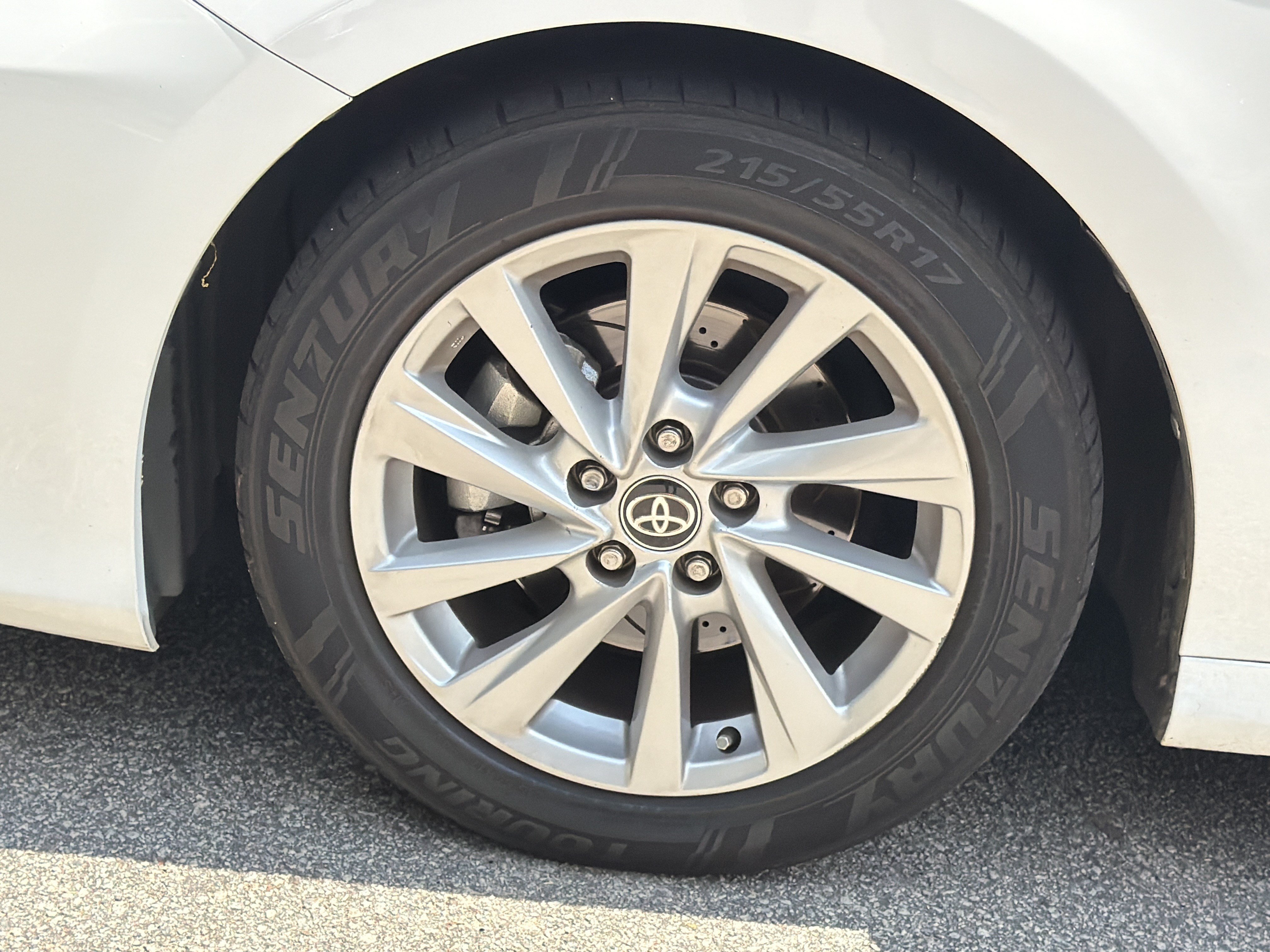 Used 2024 Ice Toyota LE image 29