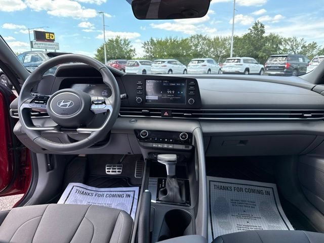 2025 Hyundai Elantra SEL - Photo 29