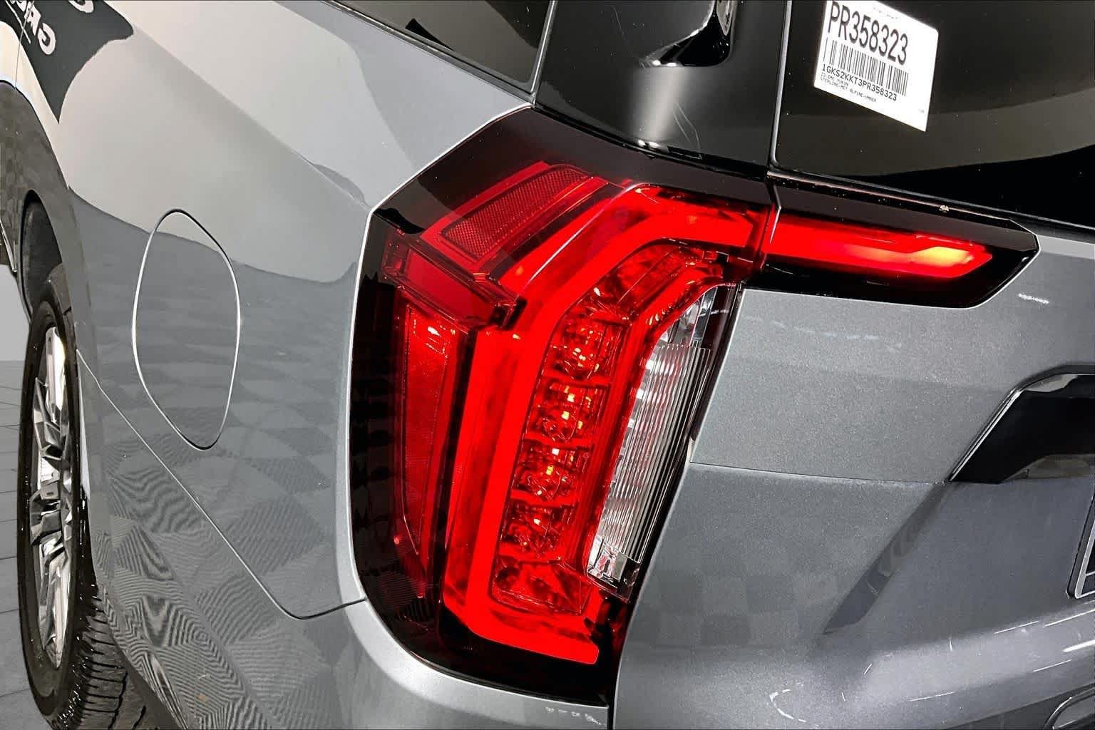 Used 2023 Sterling Metallic GMC Denali Ultimate image 27