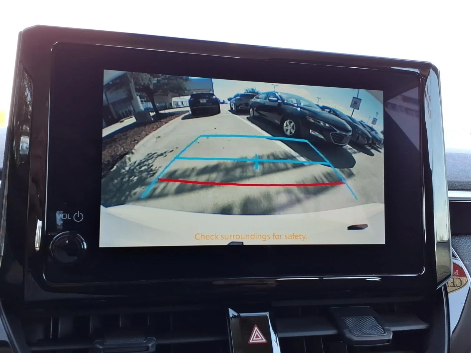 Used 2025 Wind Chill Pearl Toyota LE image 27