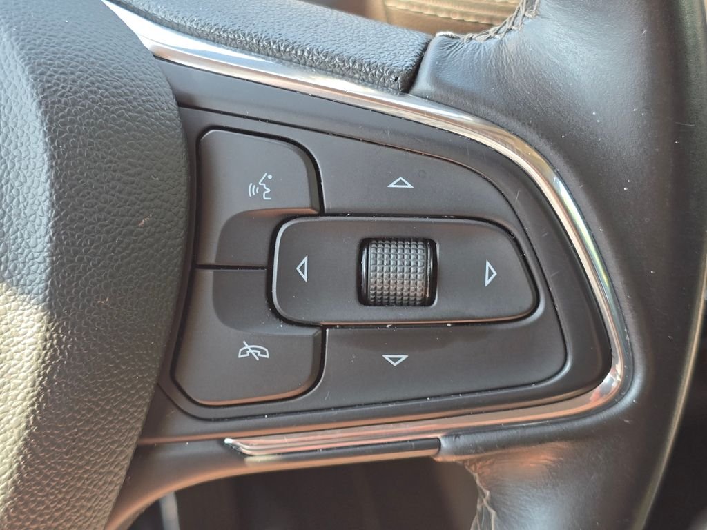 Used 2020 Black Buick Select image 12