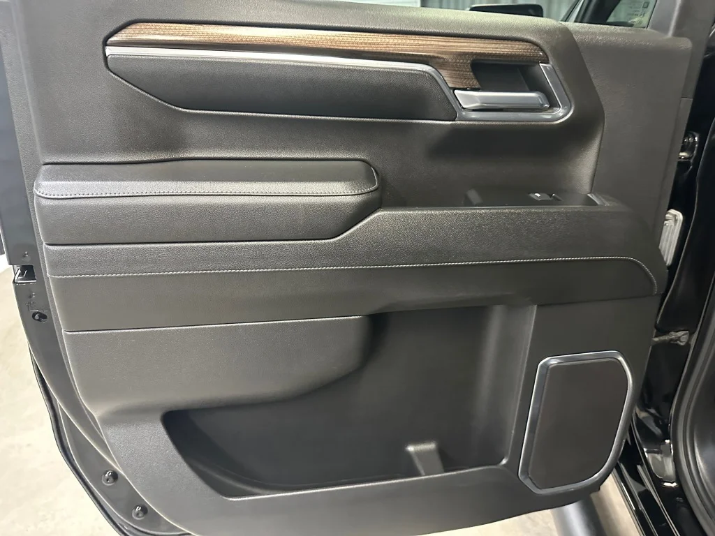 2023 Chevrolet Silverado 1500 RST - Photo 20