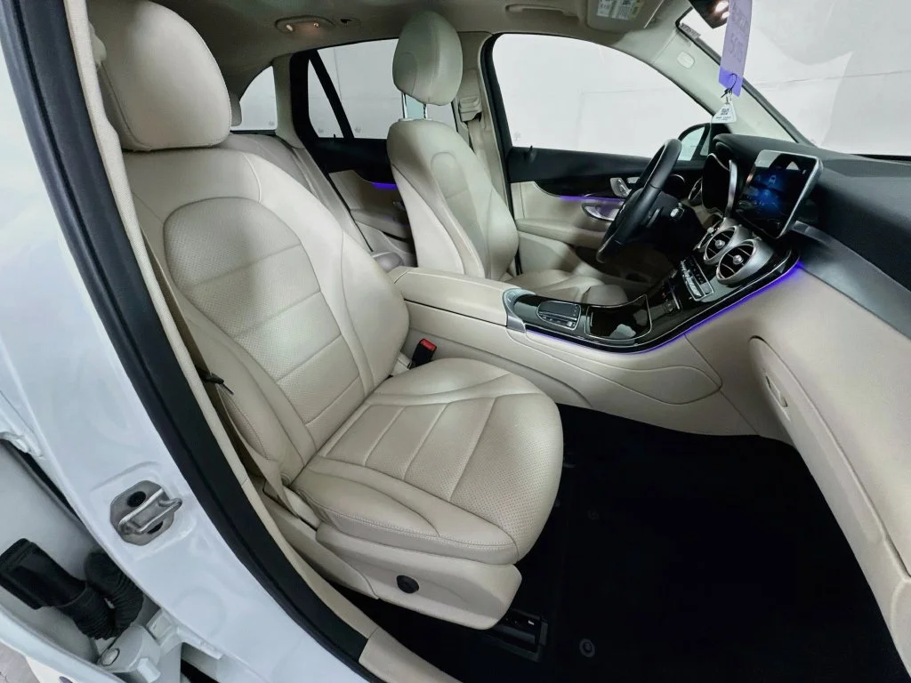 Used 2021 White Mercedes-Benz GLC 300 image 35