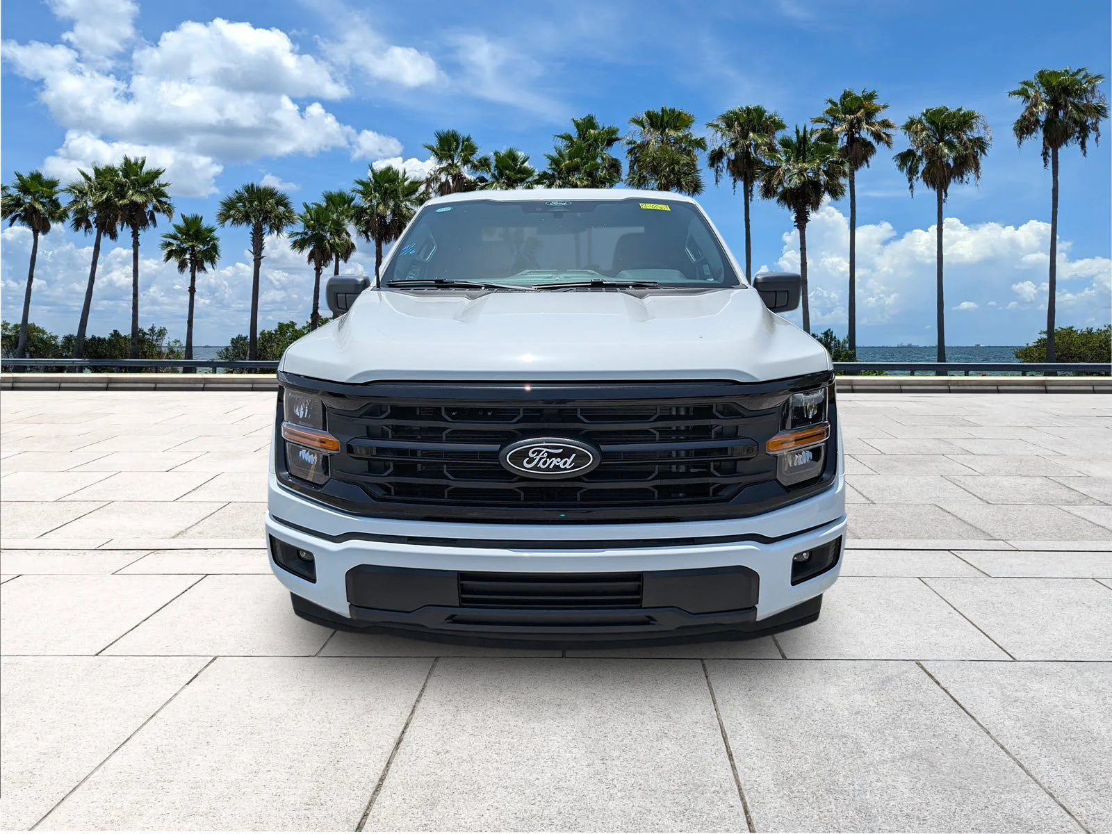 New 2026 Oxford White Ford XLT image 2
