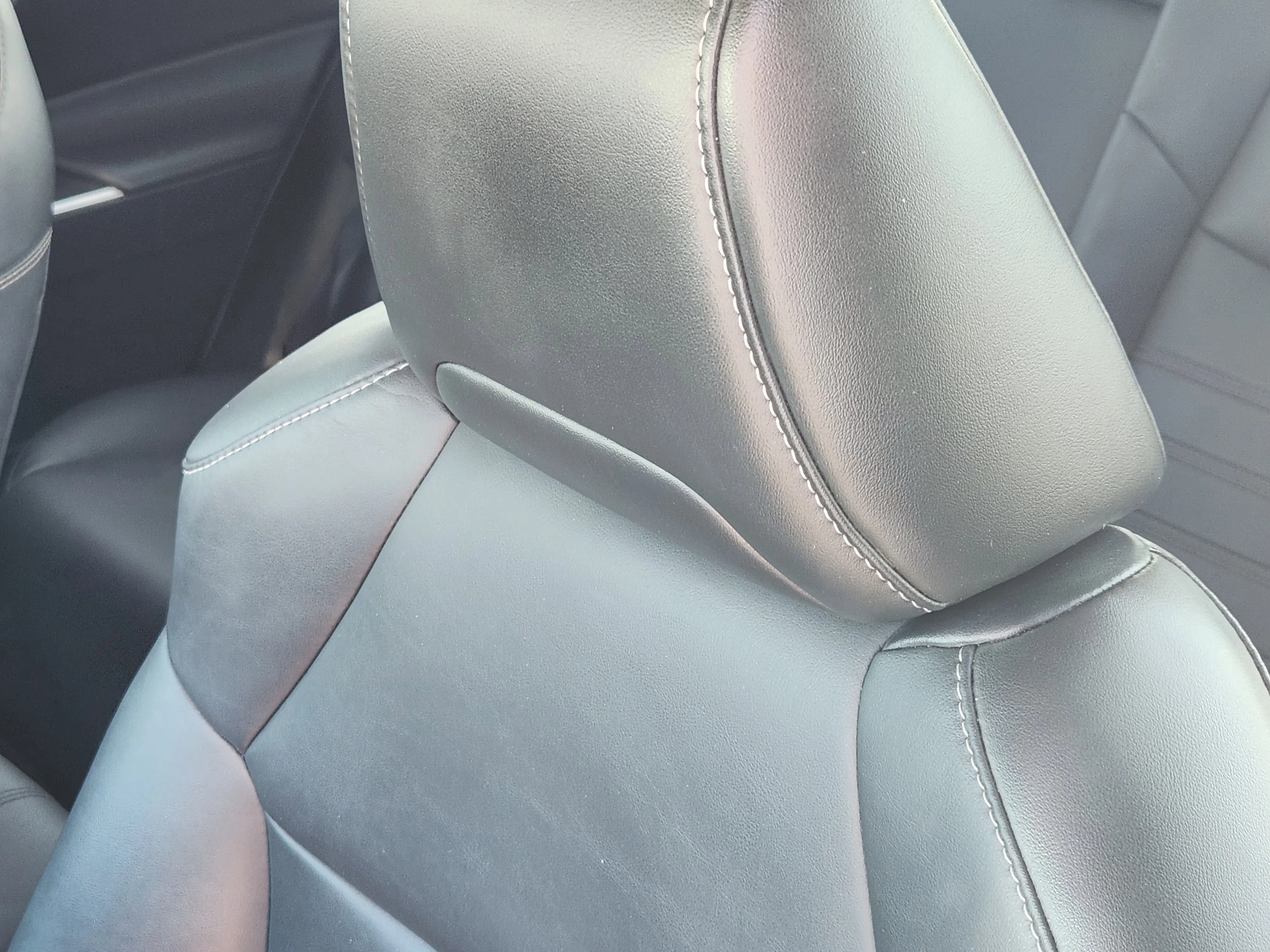 Used 2021 Gray Toyota XLE Premium image 16
