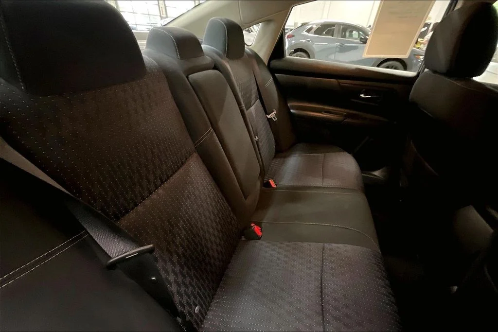 Used 2016 Black Nissan 2.5 S image 25
