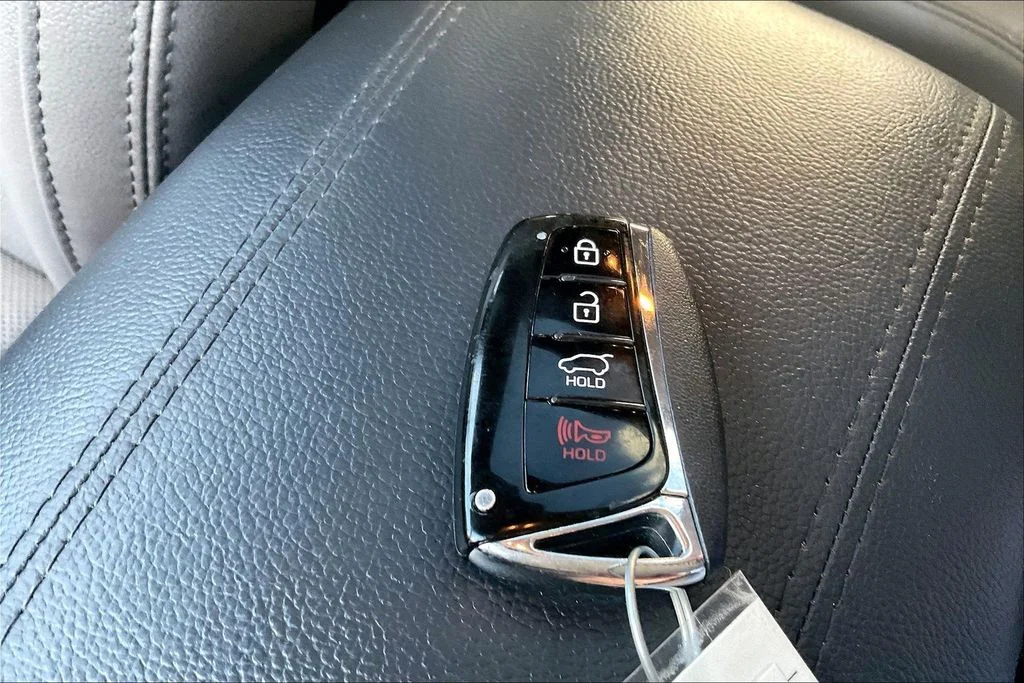 Used 2017 Black Hyundai 2.4 Base image 11