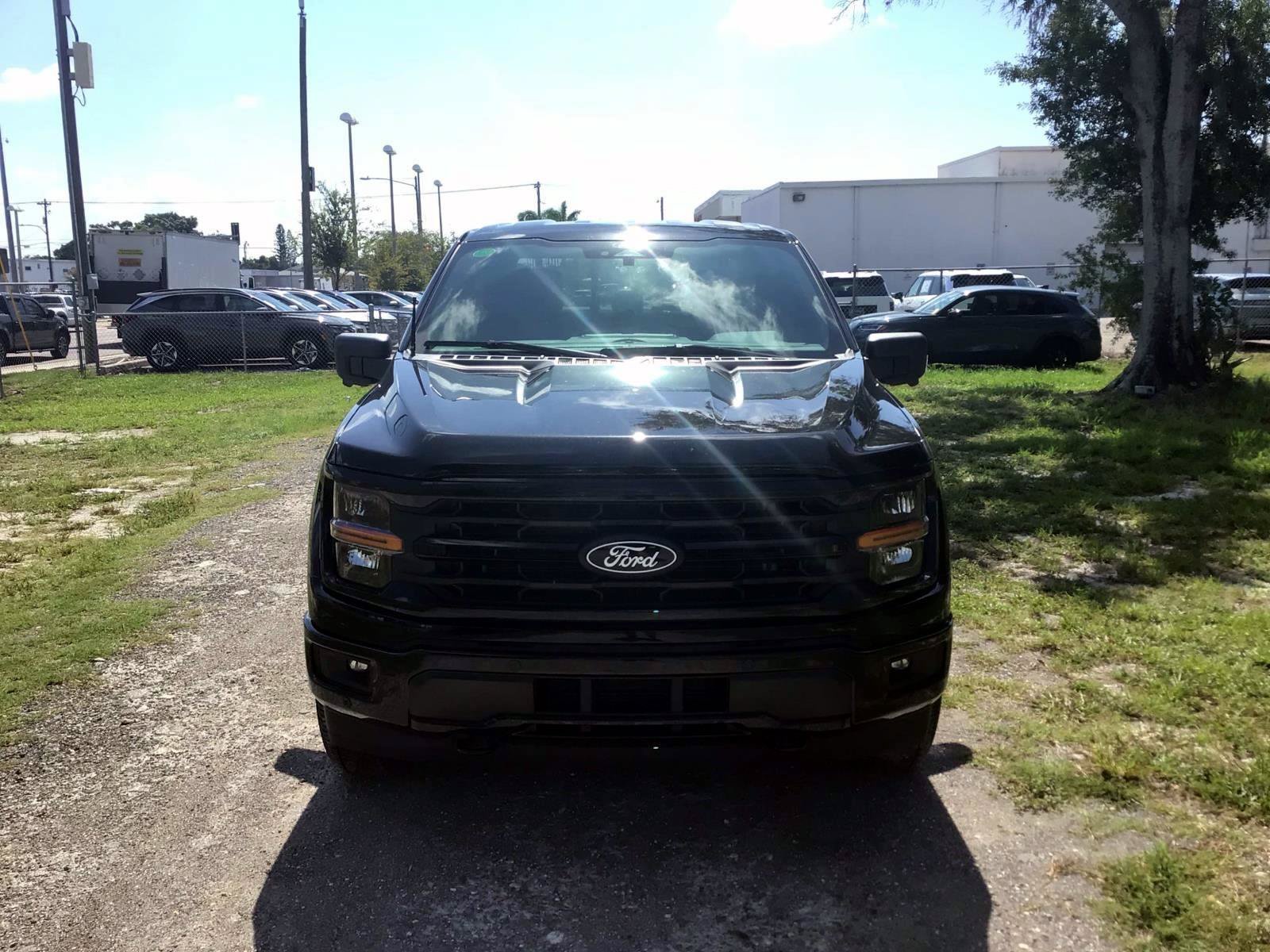 Used 2025 Black Metallic Ford XLT image 2