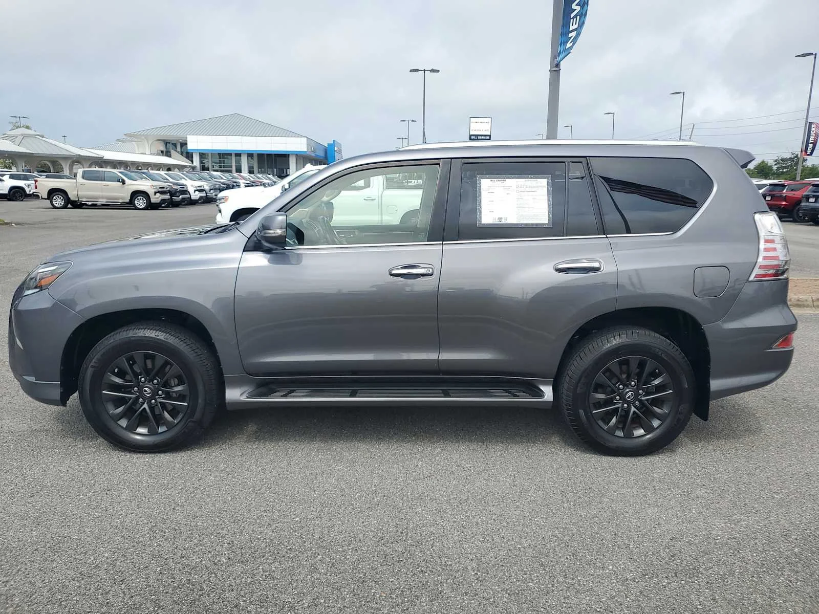 Used 2020  Lexus GX 460 Premium image 2