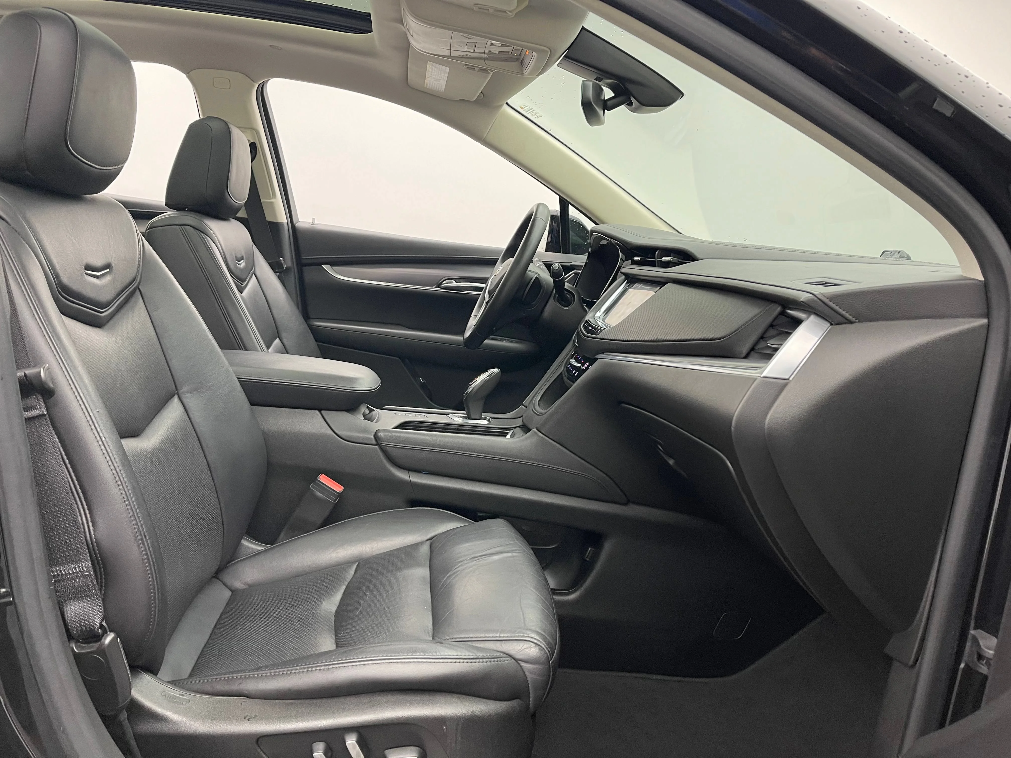 Used 2017 STELLAR BLACK METALLIC Cadillac Luxury AWD image 33