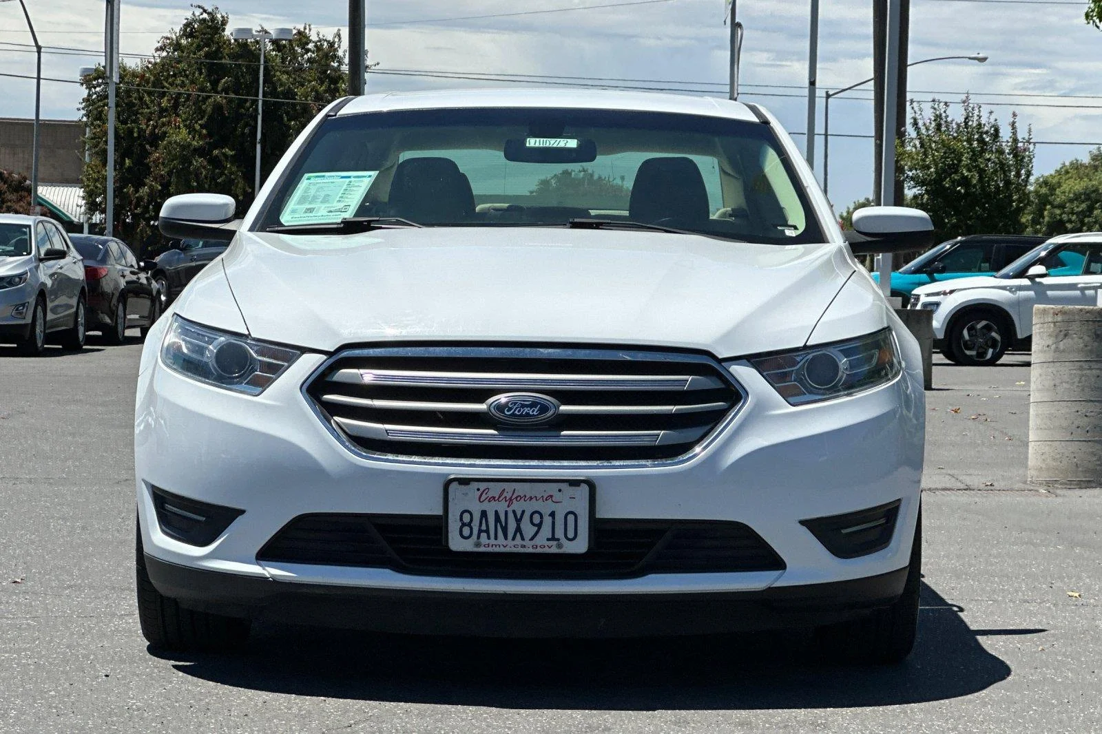 Used 2017 Oxford White Ford SEL image 9