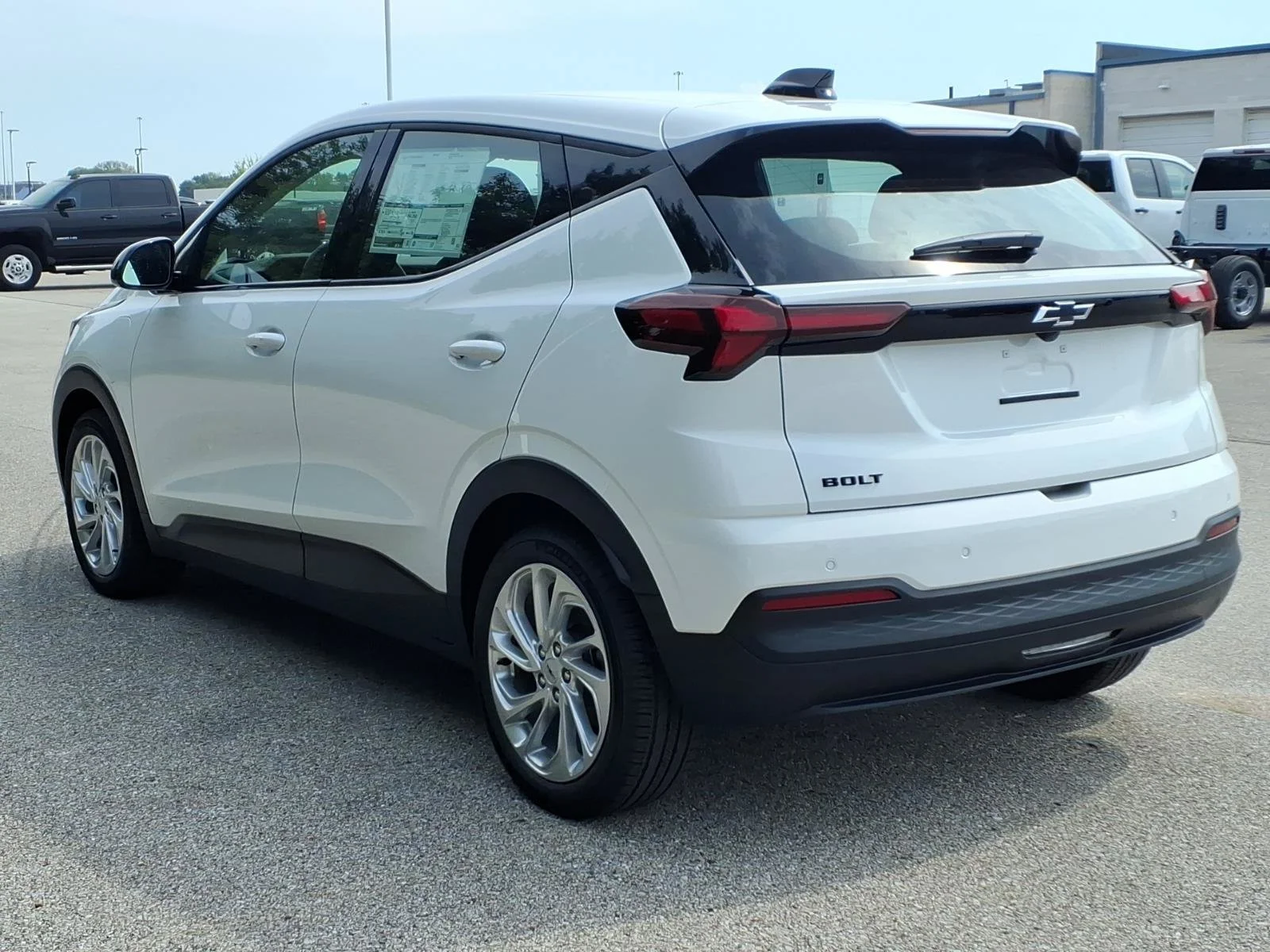 New 2027 Summit White Chevrolet LT image 4