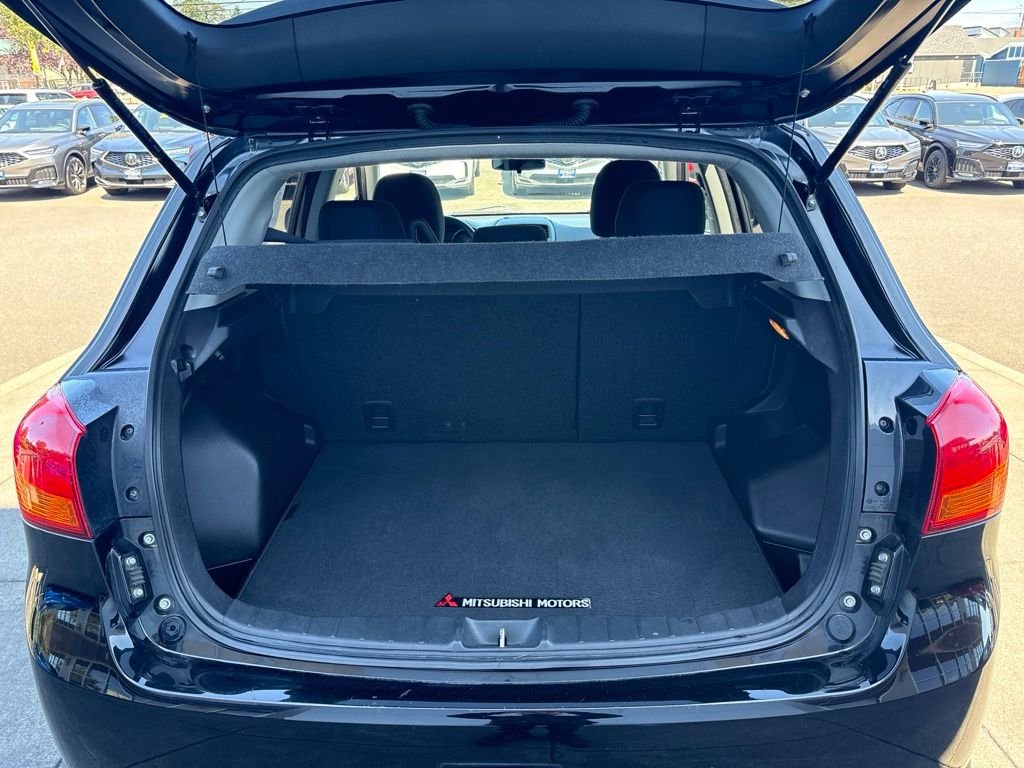 Used 2016 Black Mitsubishi 2.0 ES image 8