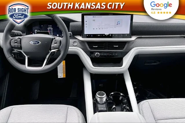 New 2026 Star White Metallic Tri-Coat Ford Platinum™ image 5
