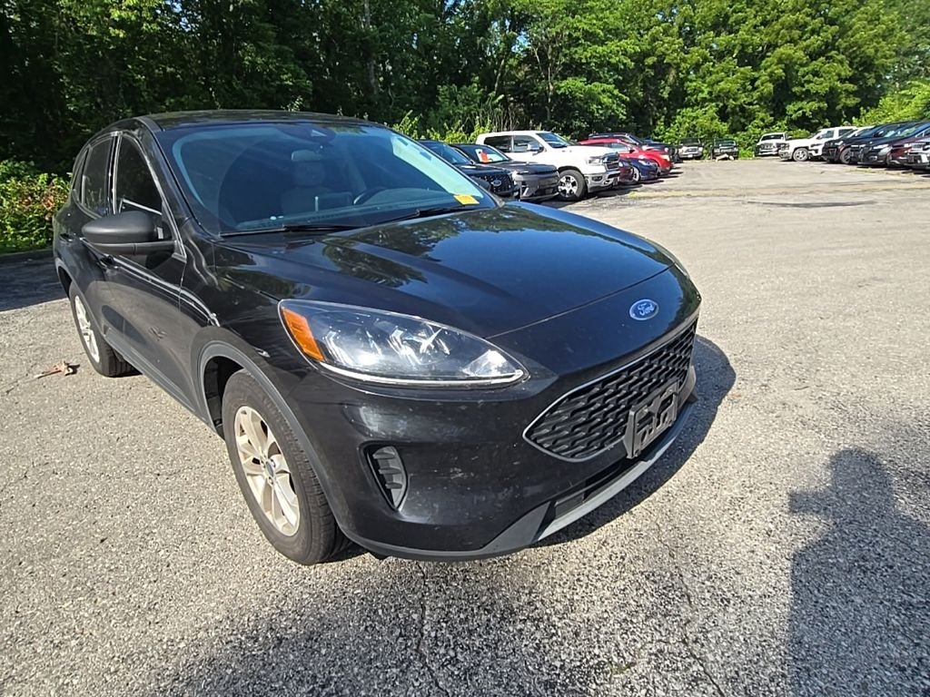 Used 2022 Black Ford SE image 11