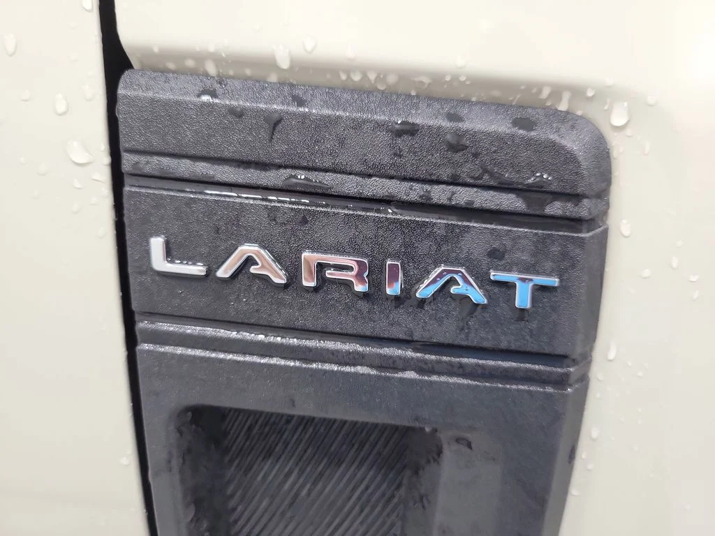 Used 2024  Ford Lariat image 22