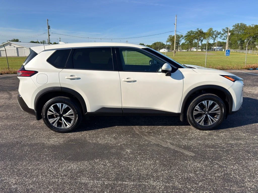Used 2021 White Nissan SV image 10