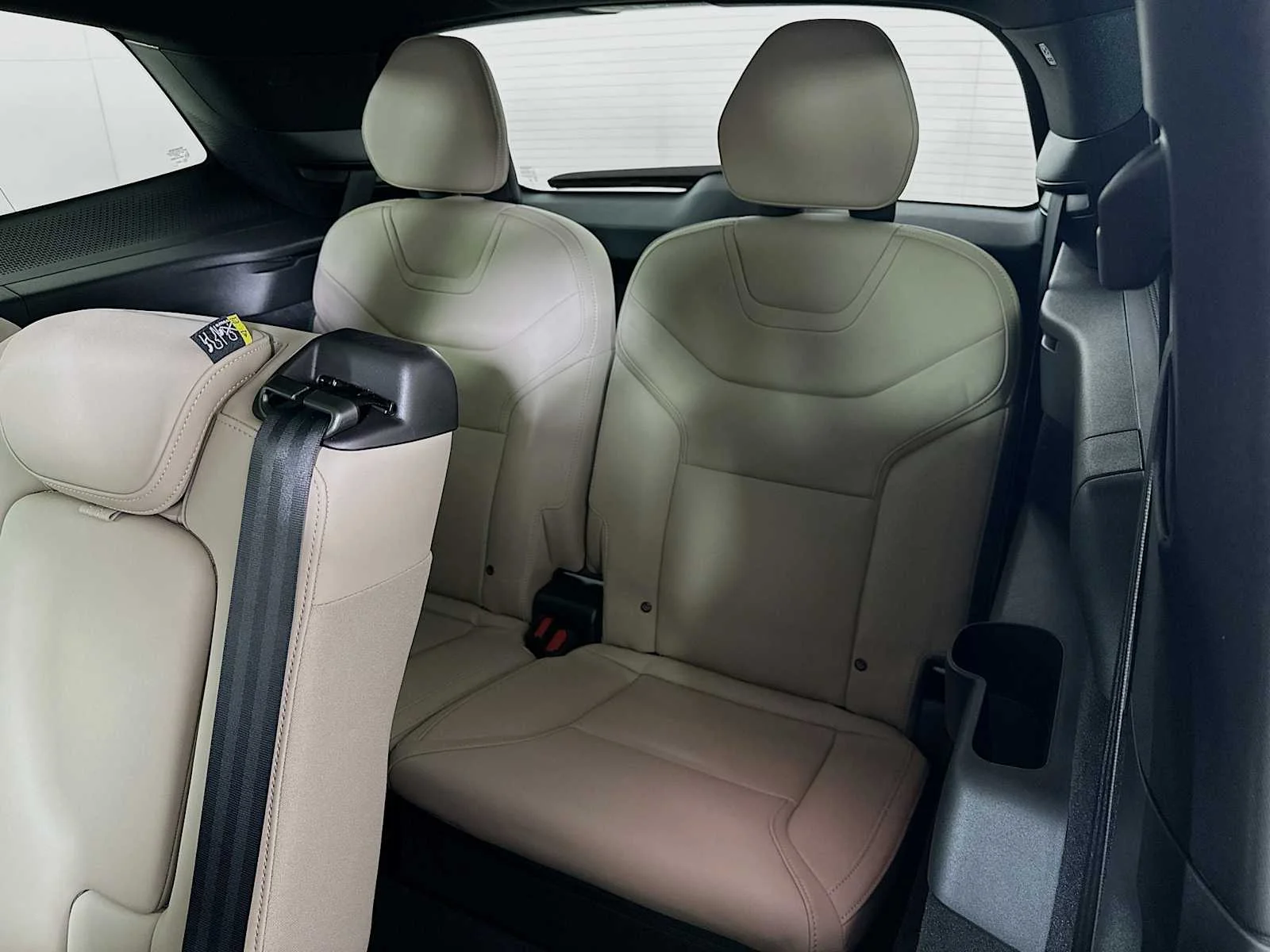 New 2026 Aurora Silver Volvo Plus image 25