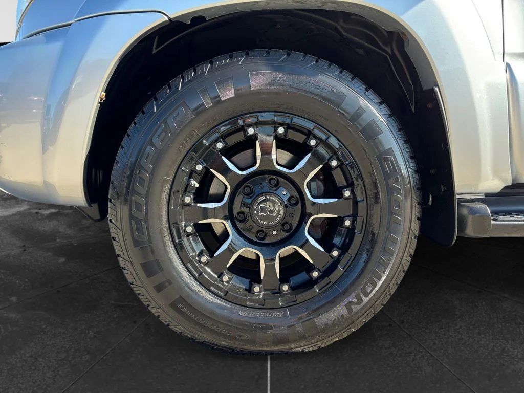 Used 2008 Silver Toyota SR5 image 9