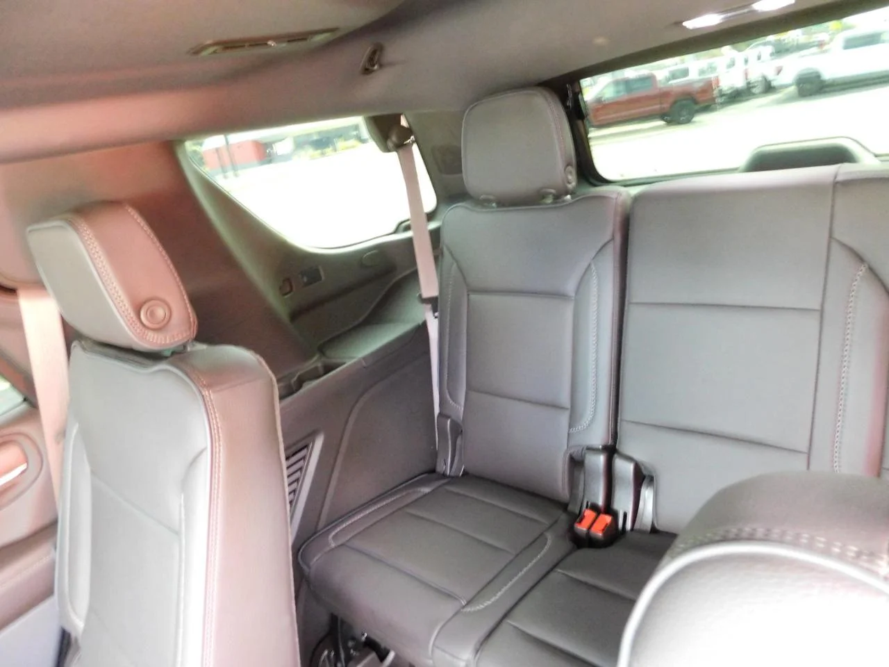 Used 2021 White GMC 4WD 4dr Denali image 33