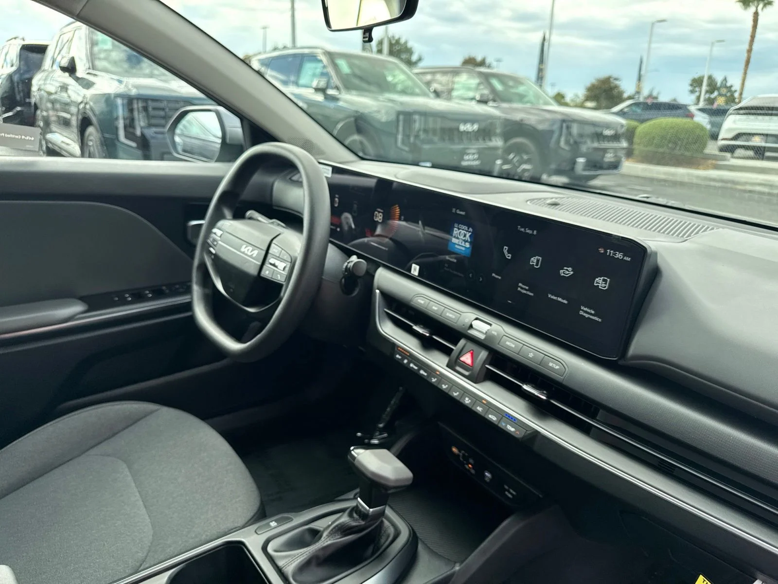 Used 2025 Steel Gray Kia LXS image 22