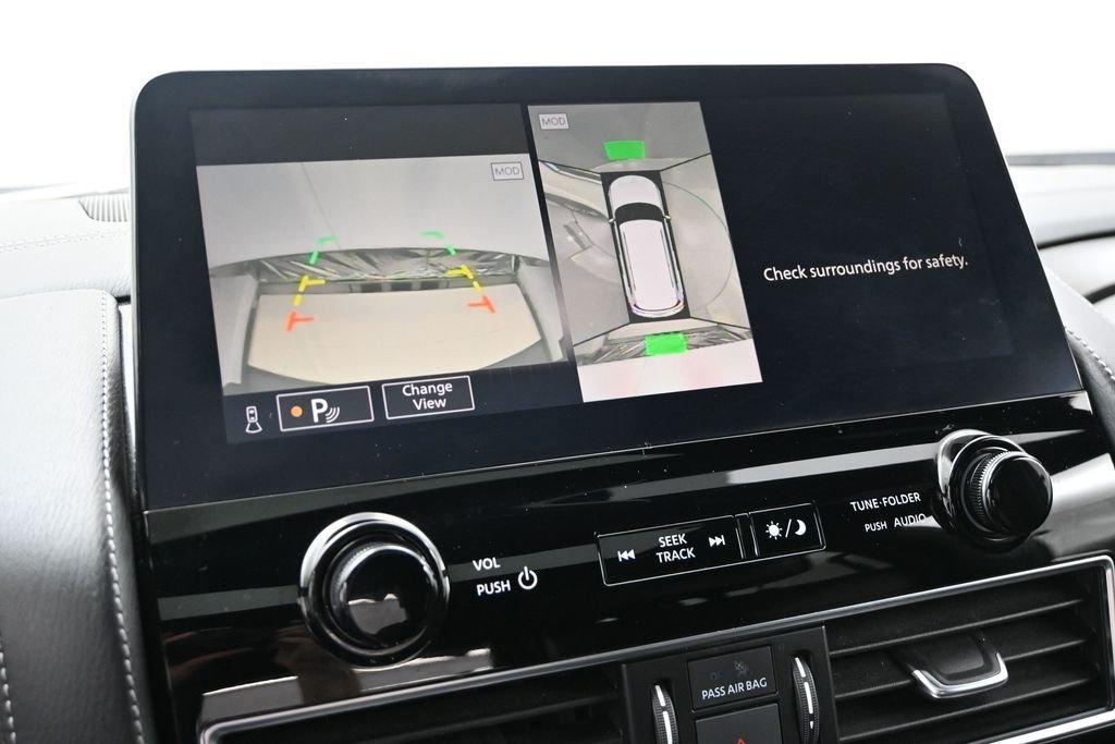 Used 2023 White INFINITI Sensory image 26