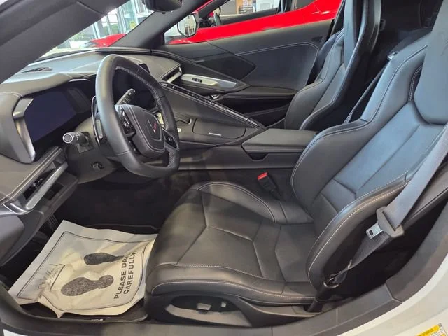 Used 2025 Arctic White Chevrolet 1LT image 4