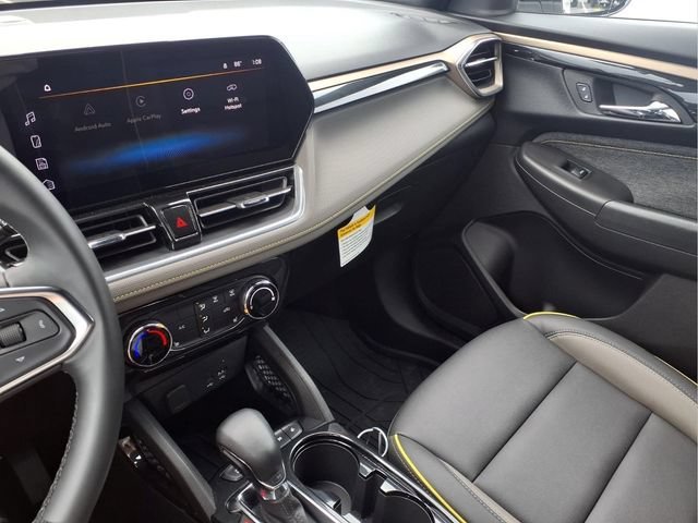 New 2026 Iridescent Pearl Tricoat Chevrolet ACTIV image 8