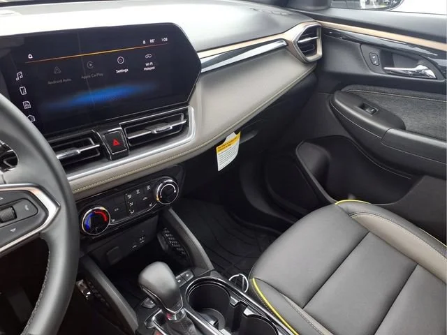 New 2026 Iridescent Pearl Tricoat Chevrolet ACTIV image 8