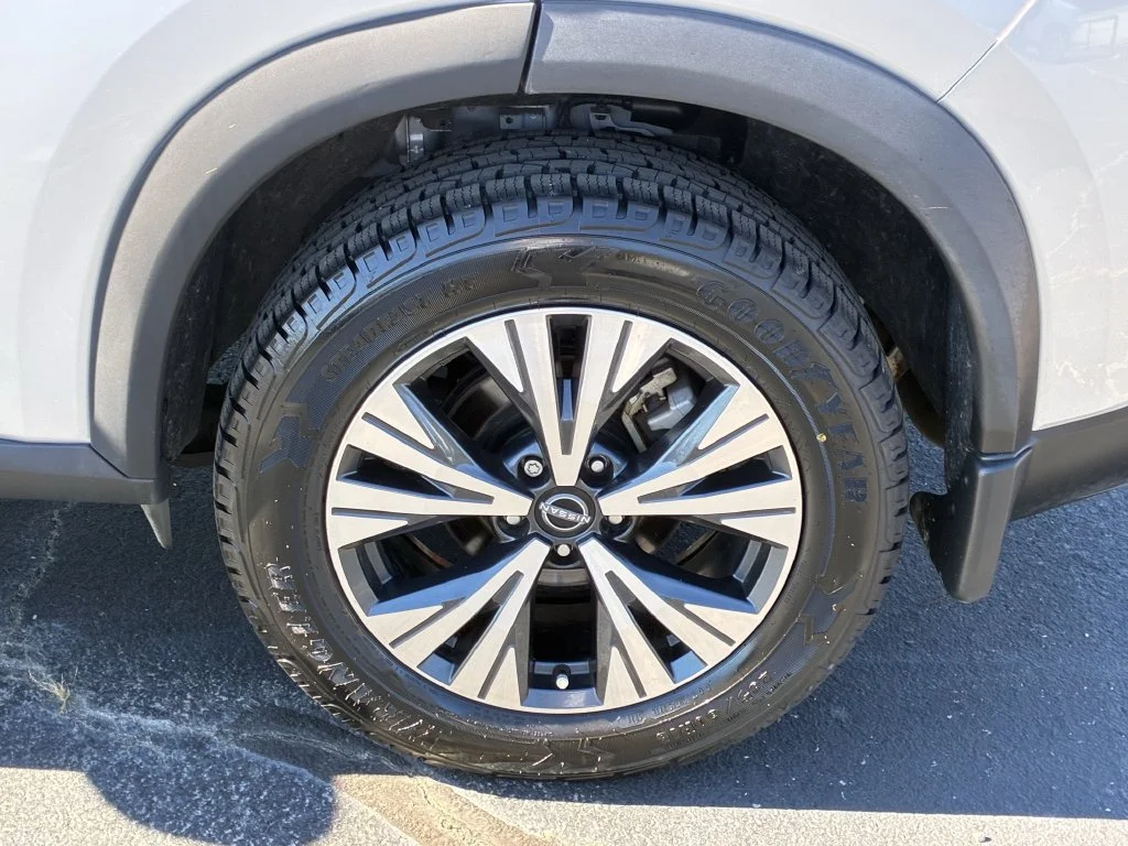 Used 2023 Silver Nissan SV image 10