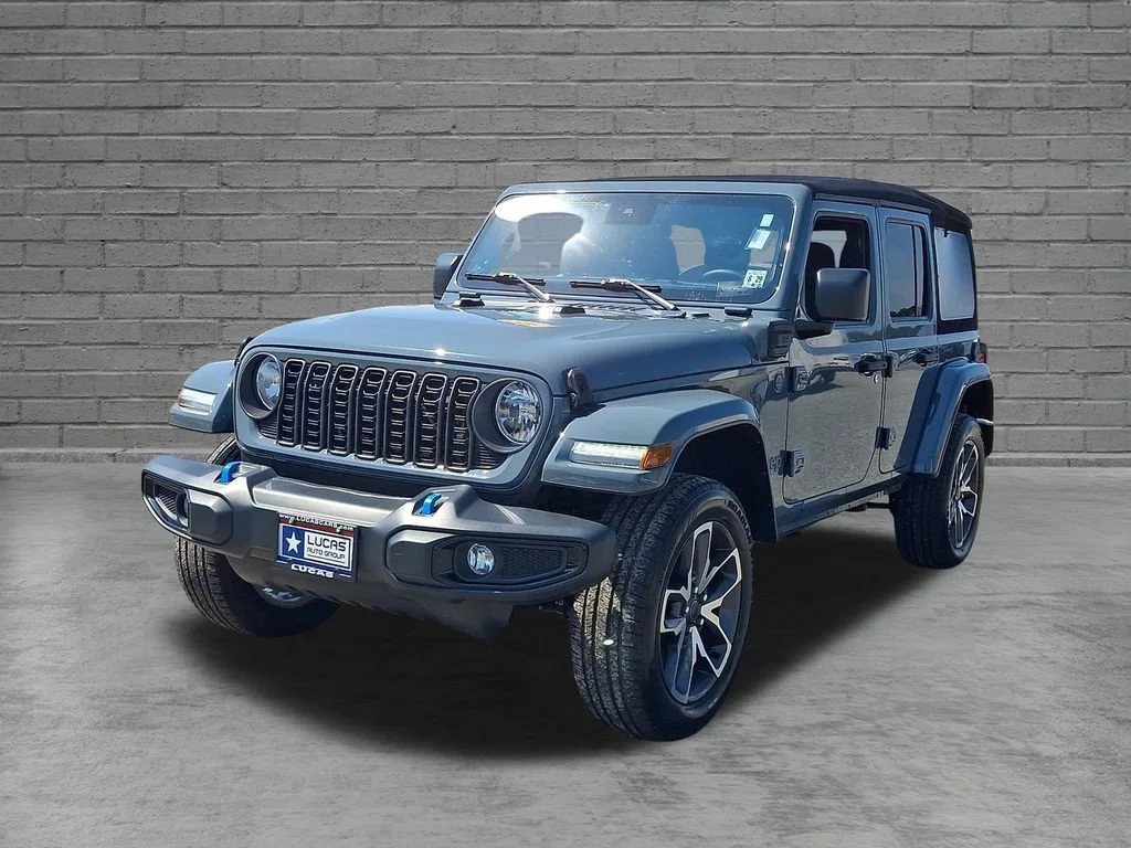 Used 2024 Anvil Clear Coat Jeep Sport S image 5
