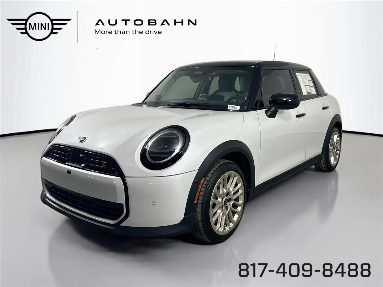 2025 MINI Hardtop Cooper S's photo