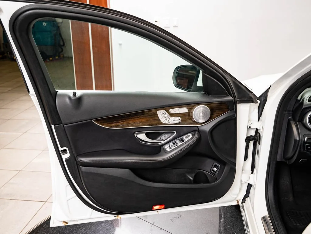 Used 2018 White Mercedes-Benz C 300 image 27