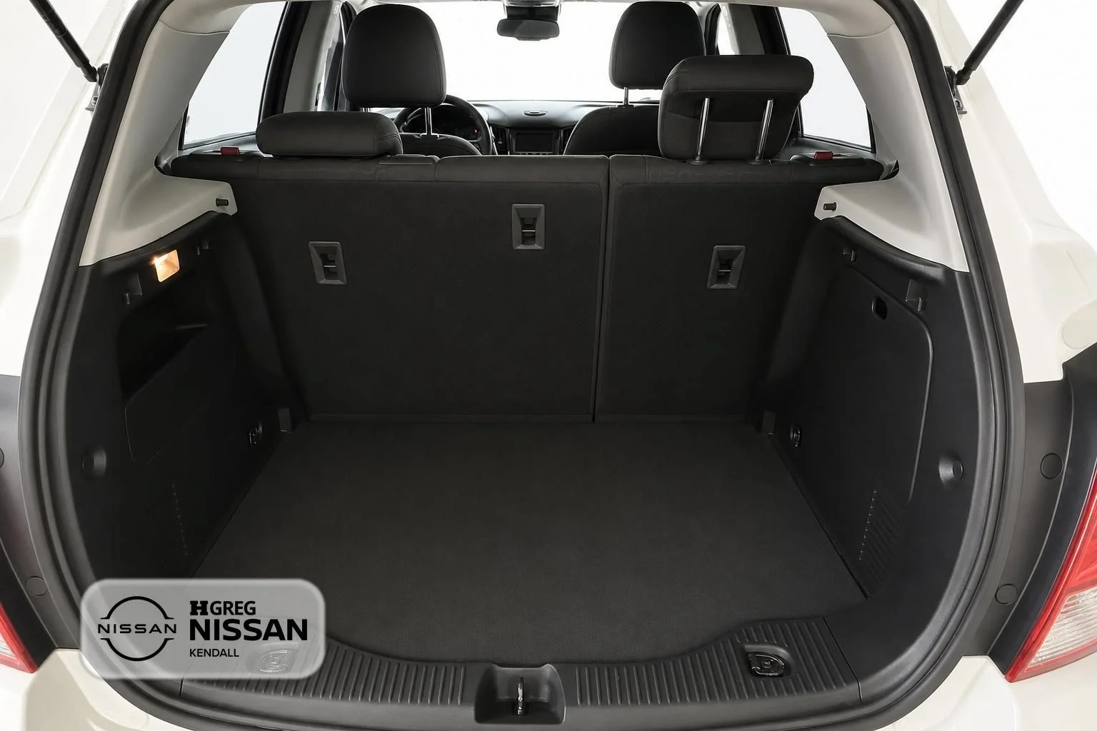 Used 2017 White Chevrolet LS image 13