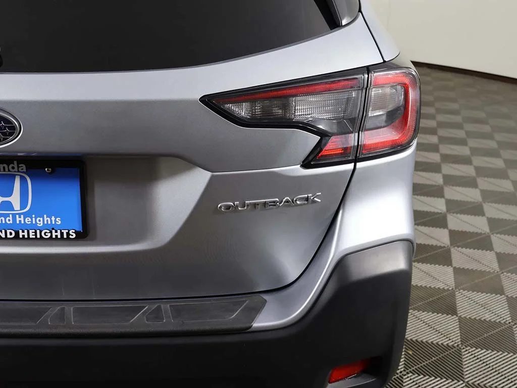 Used 2025 Ice Silver Metallic Subaru Premium image 13