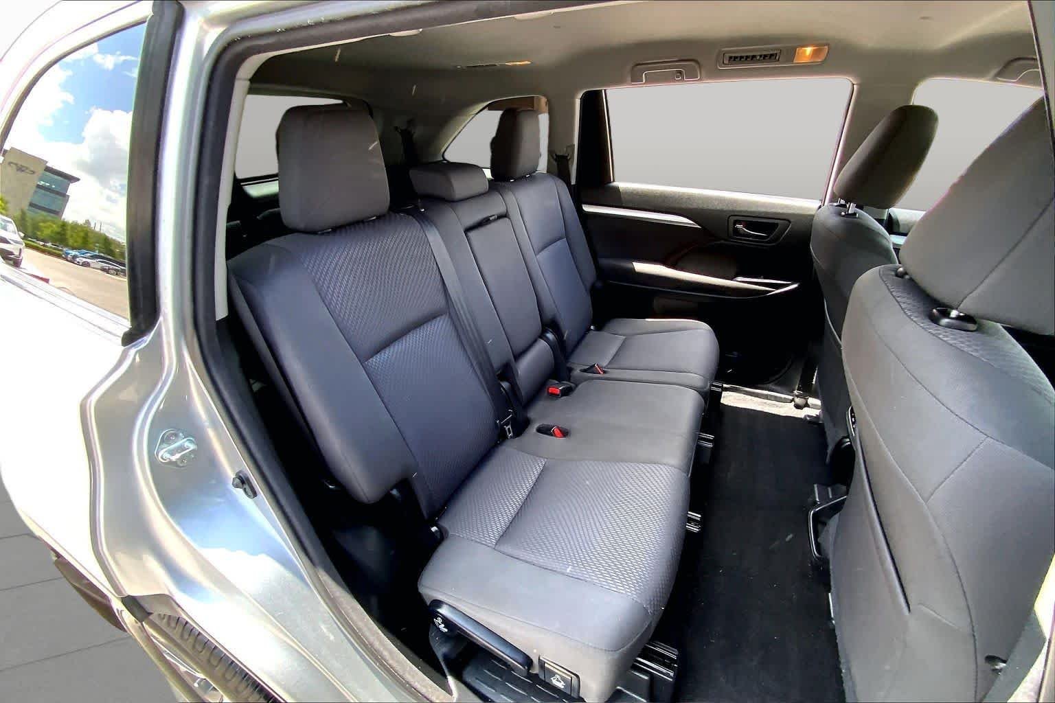 Used 2017 Celestial Silver Metallic Toyota LE image 19