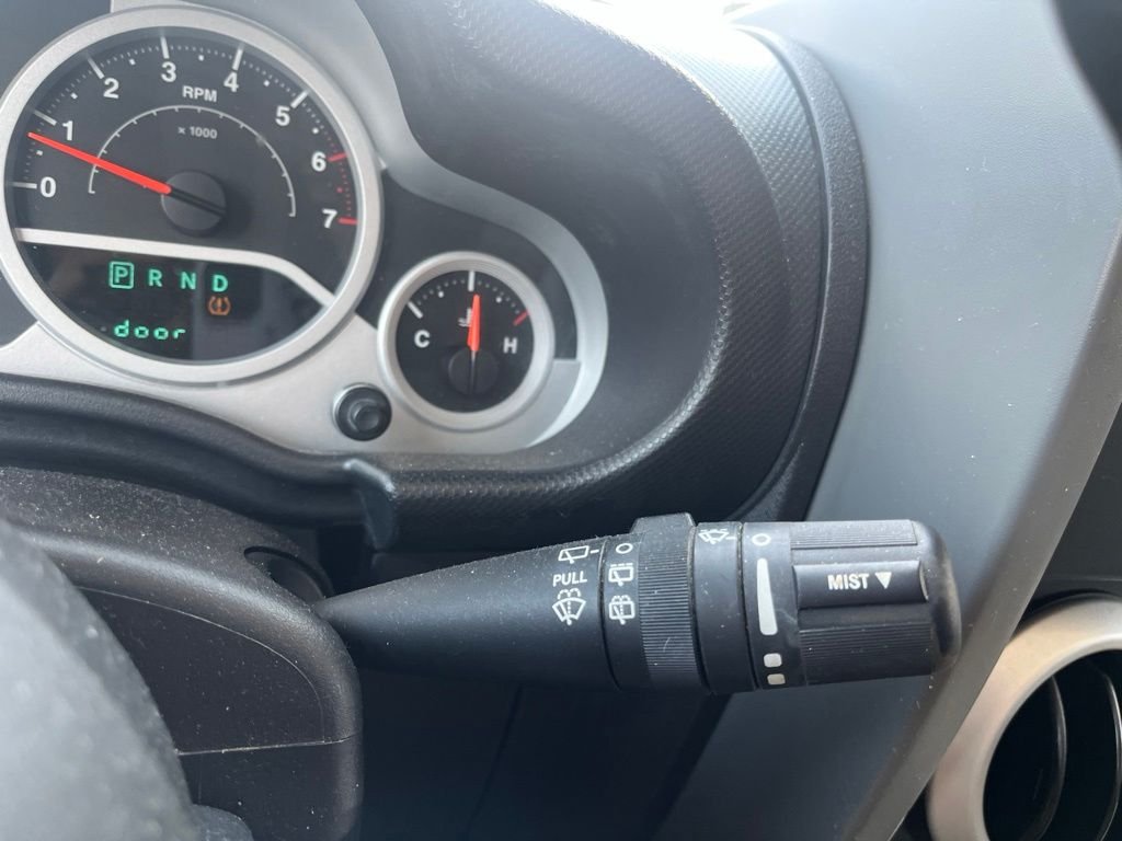 Used 2008 Silver Jeep Unlimited Sahara image 14