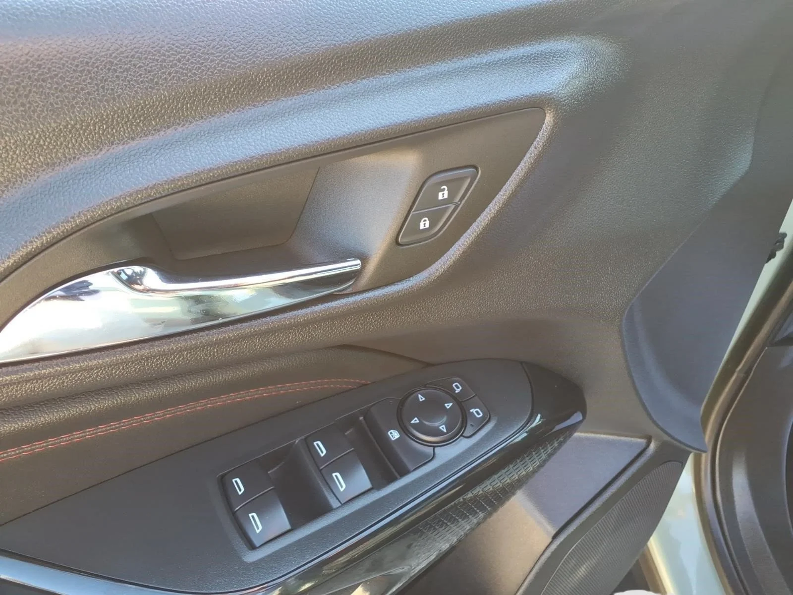 2024 Chevrolet Trax RS - Photo 13