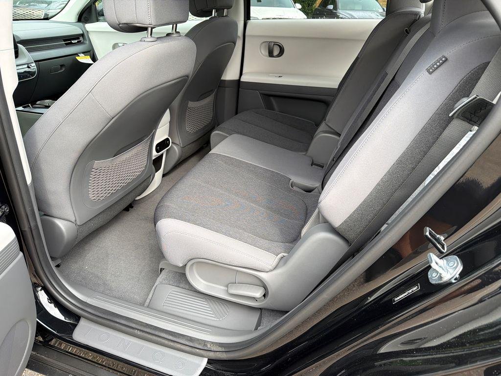 New 2026 Black Hyundai SE image 20