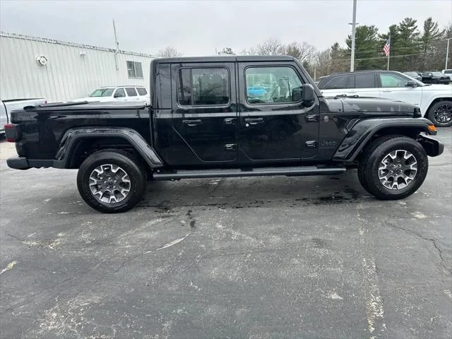 2026 Jeep Gladiator Sahara - Photo 6