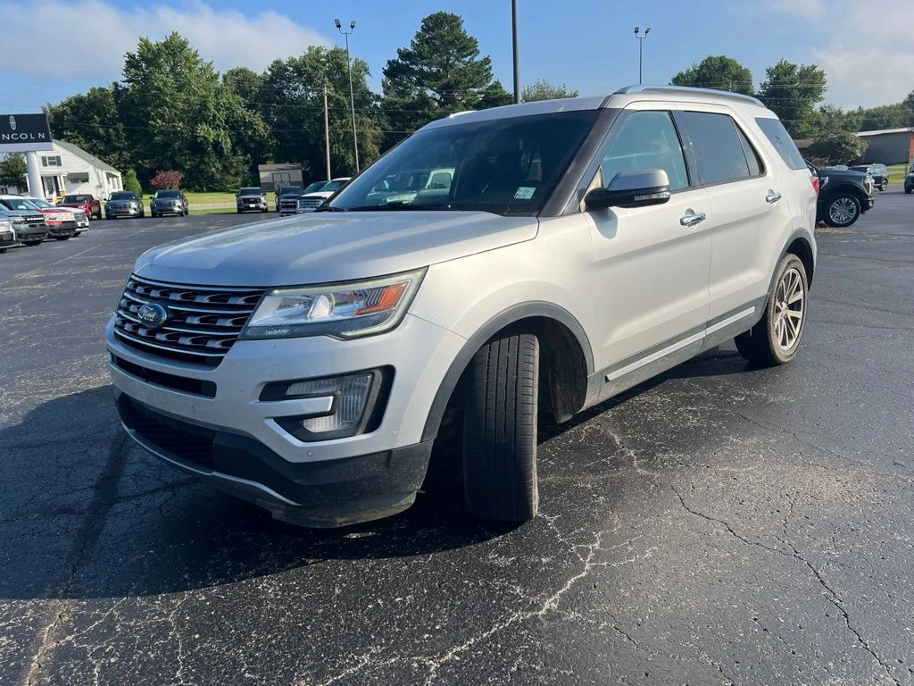 Used 2017 Ingot Silver Ford Limited image 6