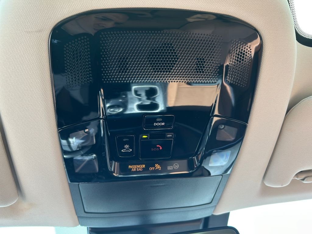 Used 2023 White Lexus 450e Luxury image 29