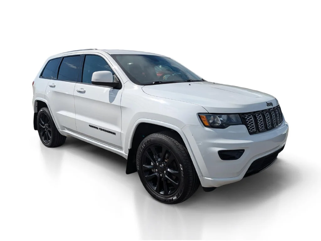 Used 2020 White Jeep Altitude image 3