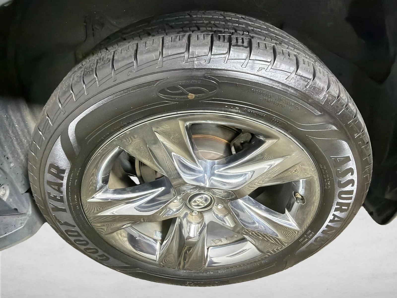 Used 2017 Gray Toyota Hybrid Limited image 22