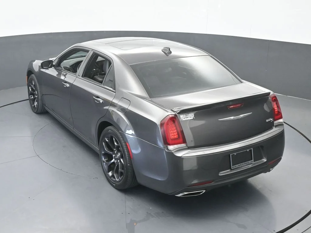 Used 2020 Granite Crystal Metallic Clearcoat Chrysler S image 50