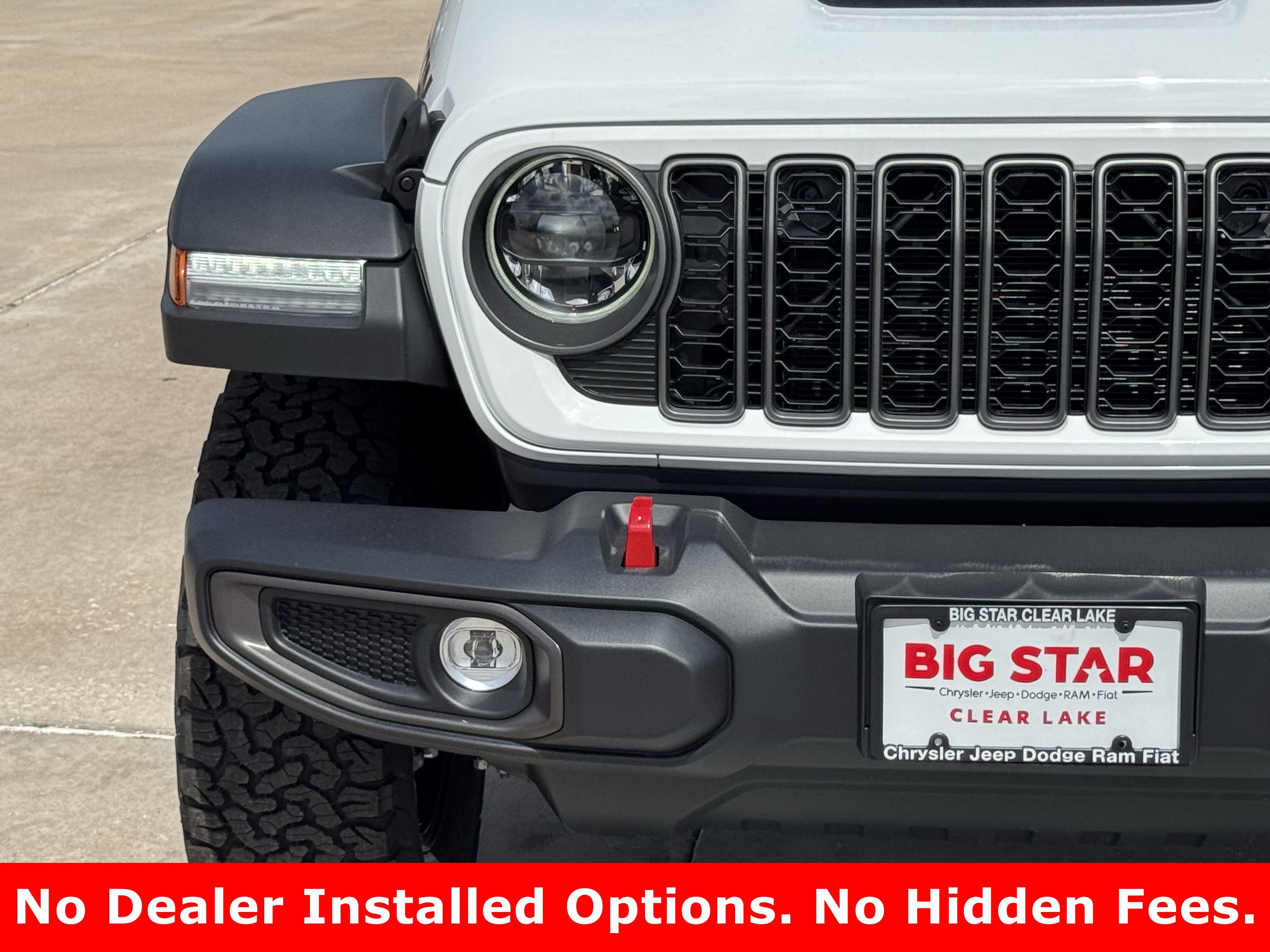 New 2026 Bright White Clear-Coat Exterior Paint Jeep Rubicon image 5