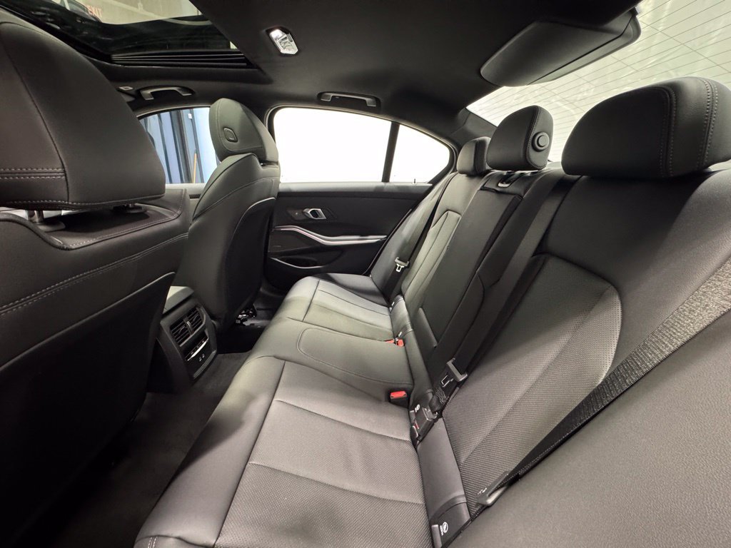 2026 BMW 3 Series 330i - Photo 21