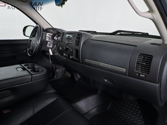 Used 2013 Silver GMC SLE image 32
