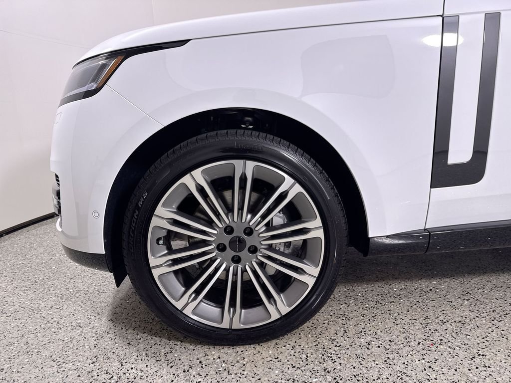 New 2026 Fuji White Land Rover SE LWB image 10